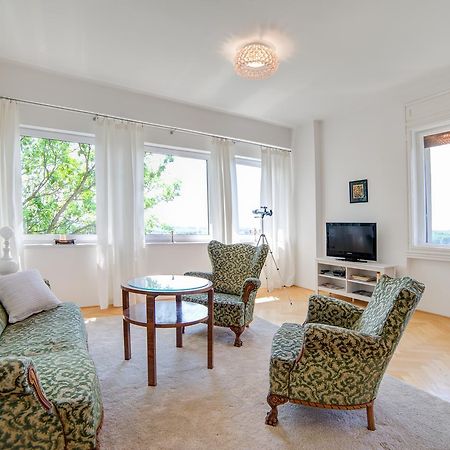 Nosislav Apartments Bagian luar foto