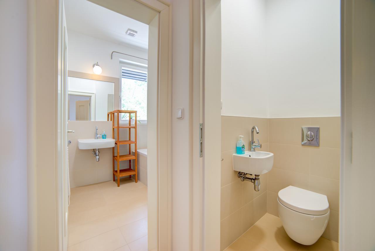 Nosislav Apartments Bagian luar foto