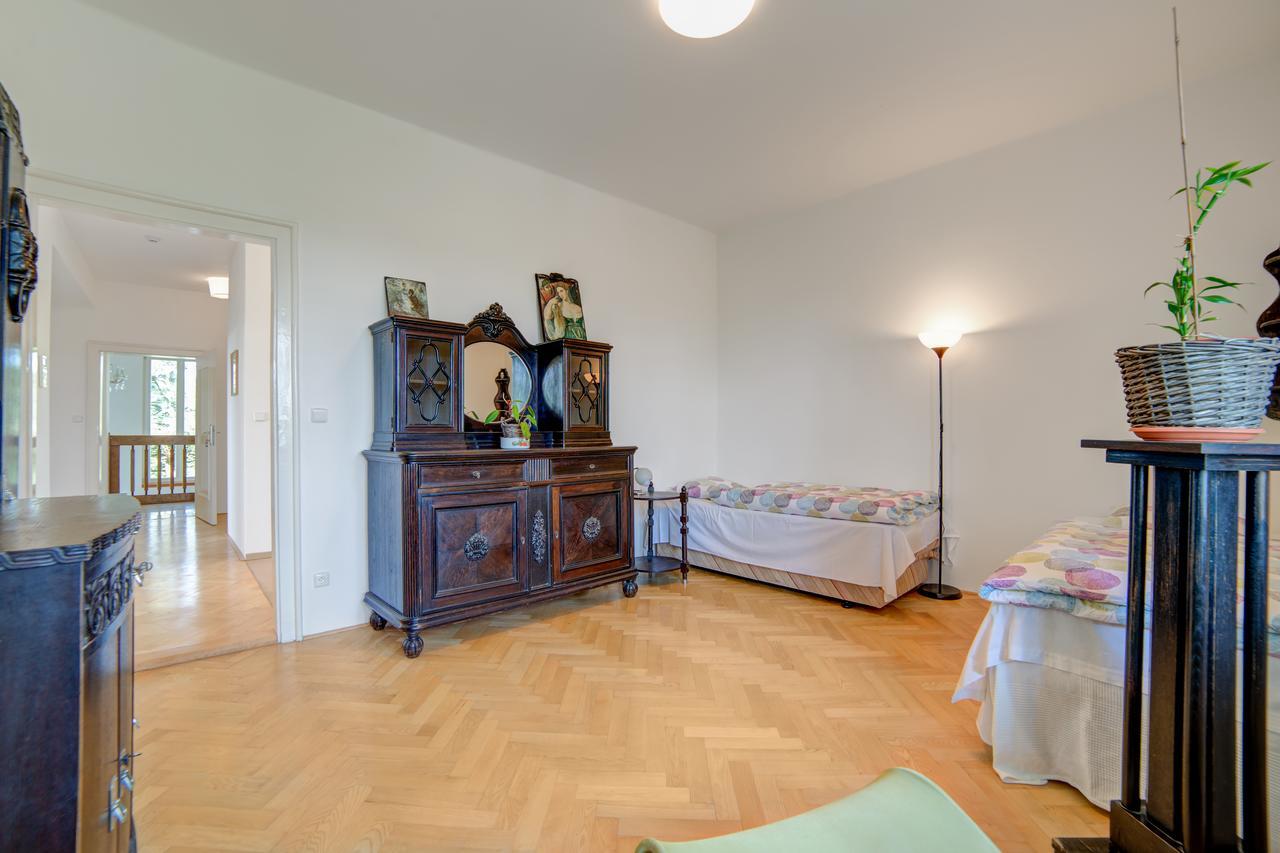 Nosislav Apartments Bagian luar foto