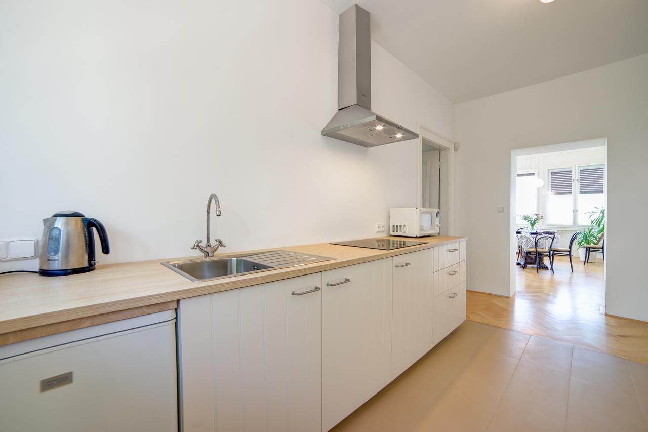 Nosislav Apartments Bagian luar foto
