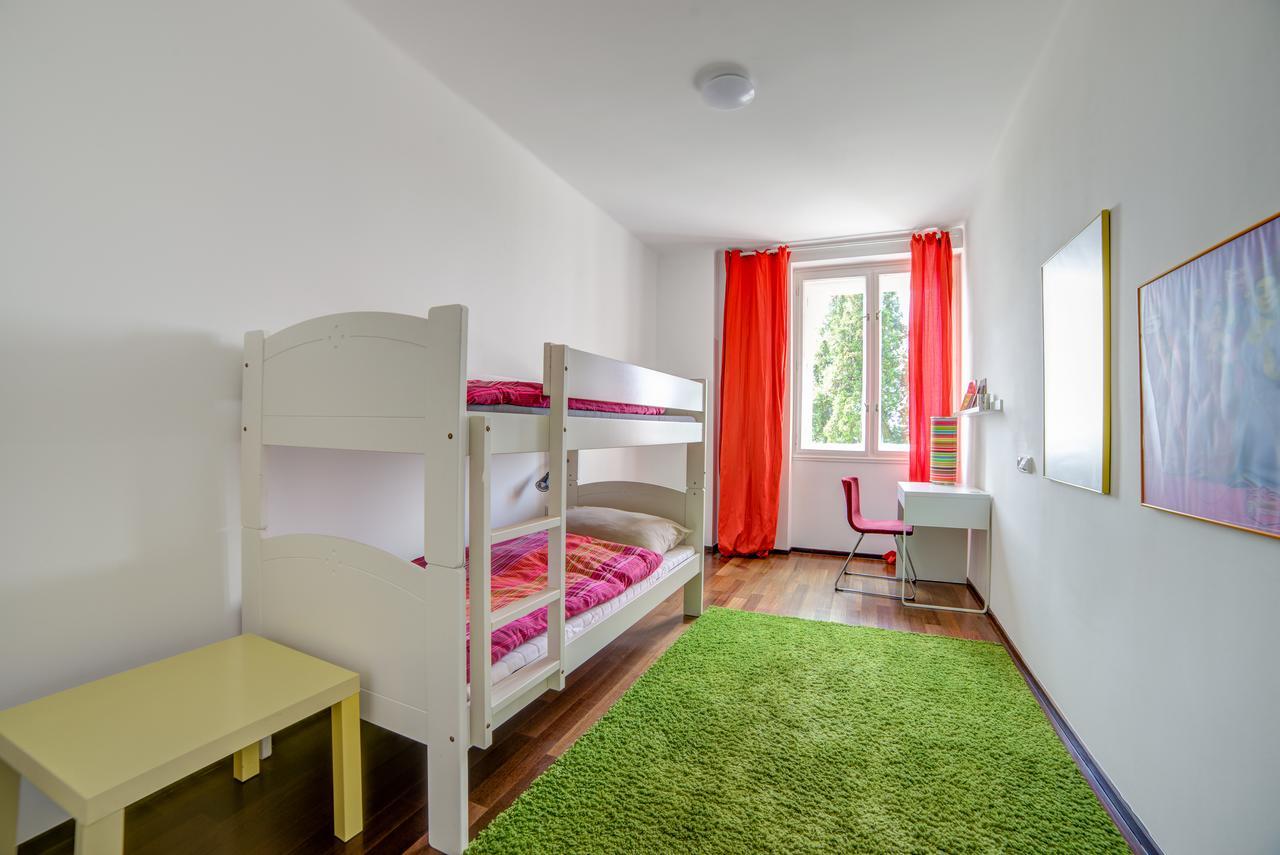 Nosislav Apartments Bagian luar foto