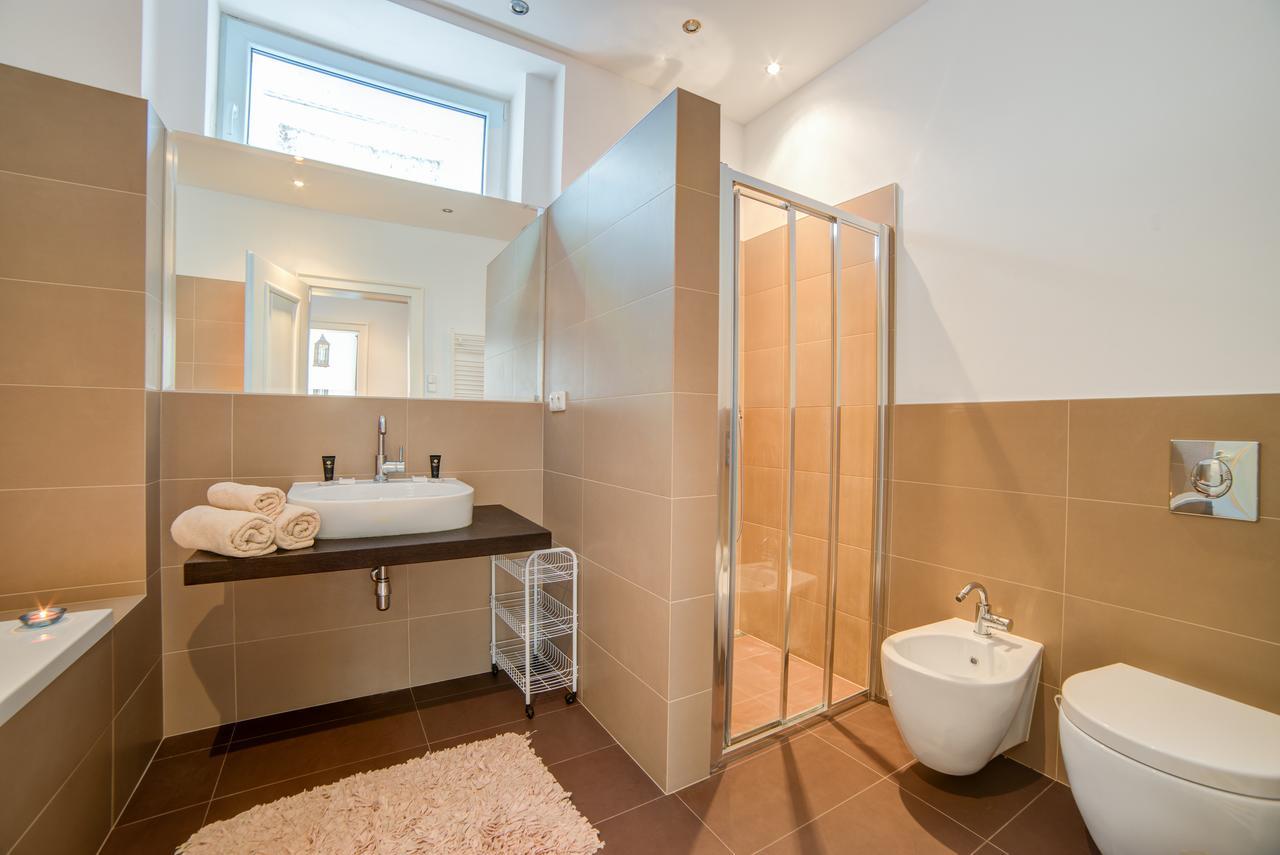 Nosislav Apartments Bagian luar foto