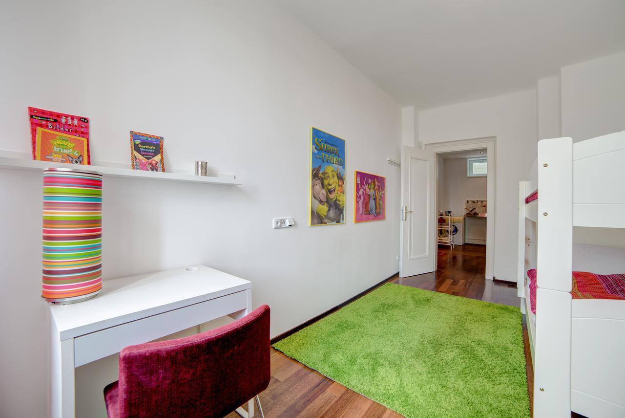 Nosislav Apartments Bagian luar foto