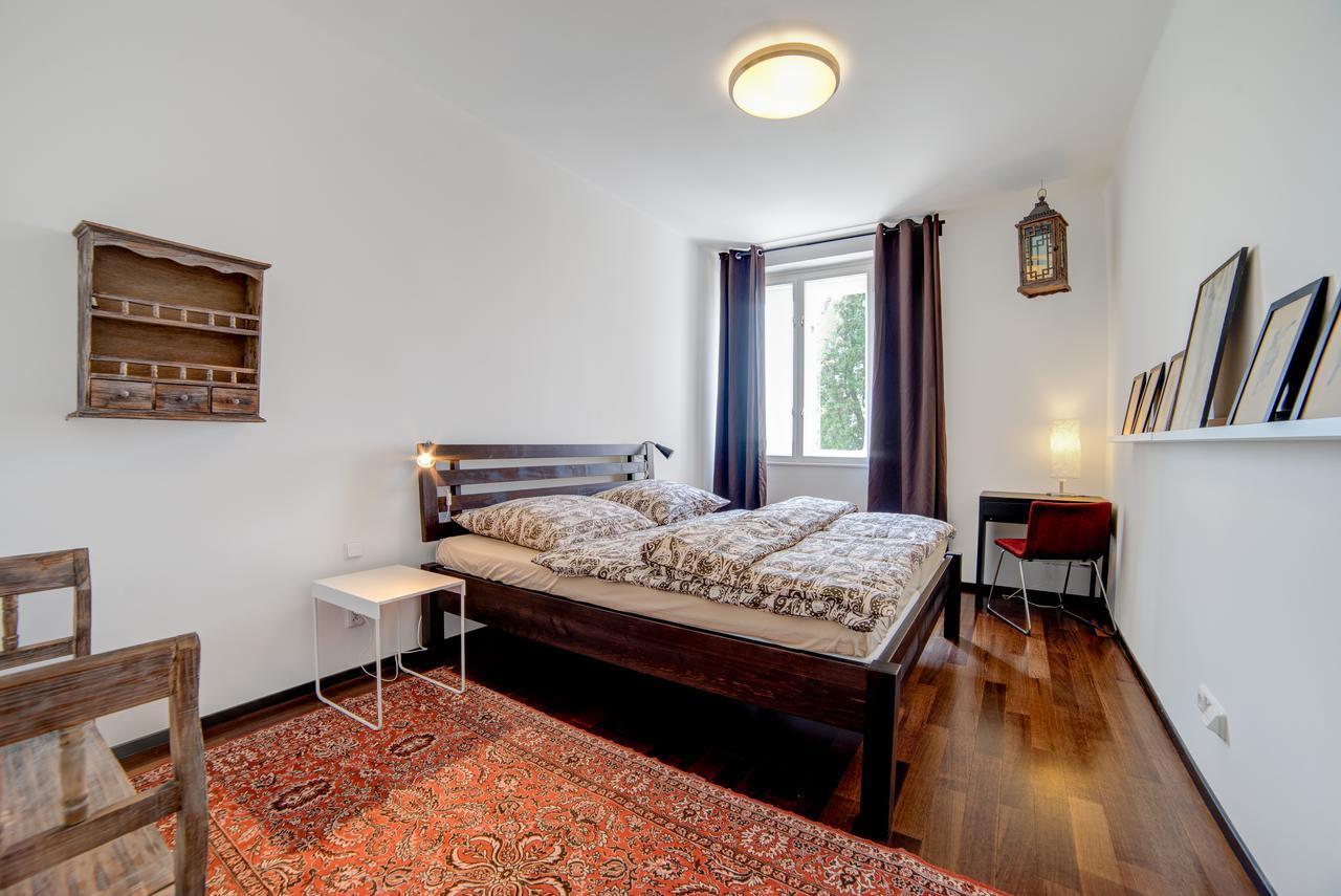 Nosislav Apartments Bagian luar foto