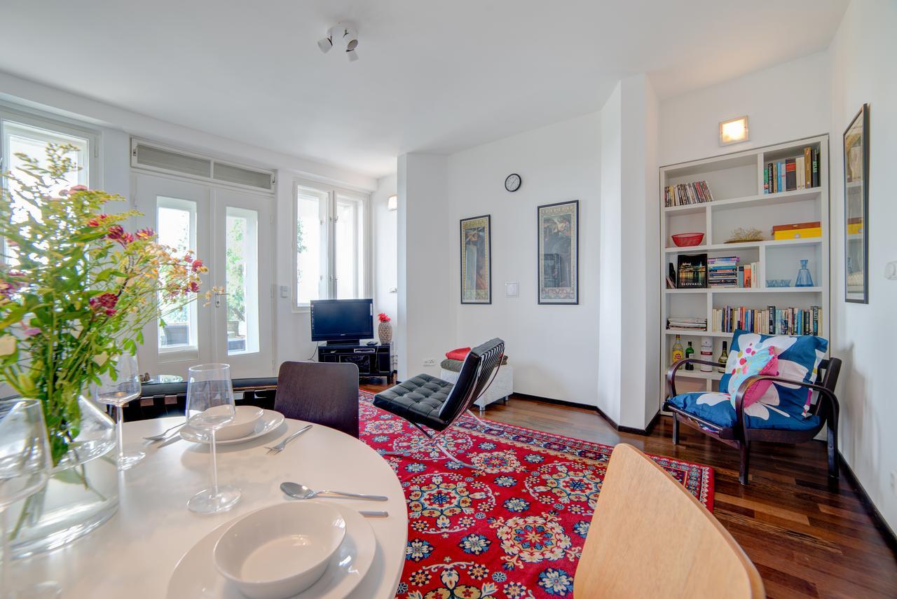 Nosislav Apartments Bagian luar foto